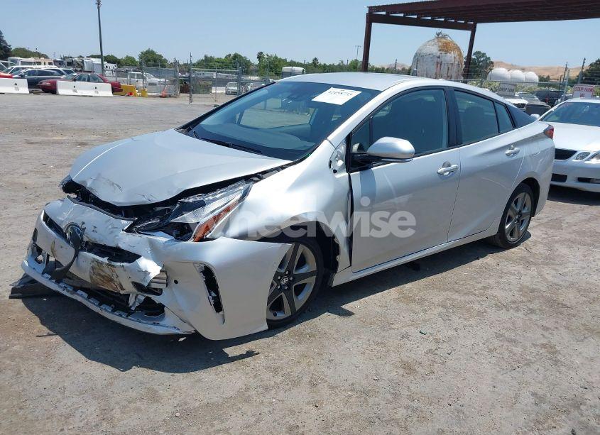 Photo 2 of 2019 Toyota Prius XLE (VIN JTDKARFU0K3102629)