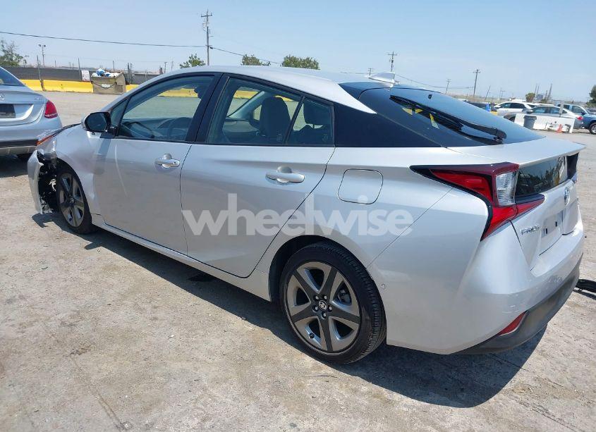 Photo 3 of 2019 Toyota Prius XLE (VIN JTDKARFU0K3102629)