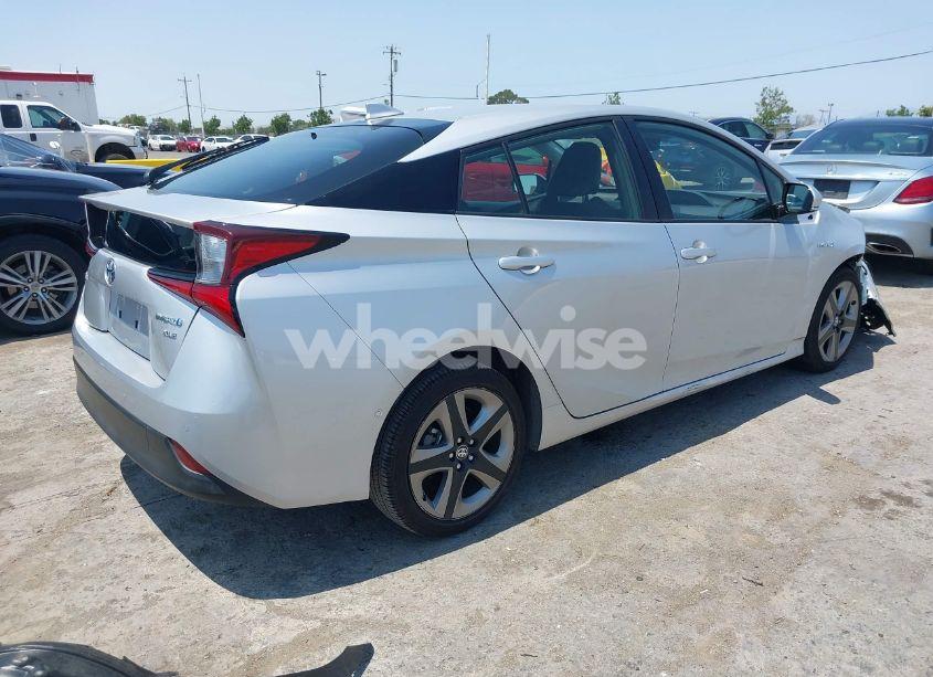 Photo 4 of 2019 Toyota Prius XLE (VIN JTDKARFU0K3102629)