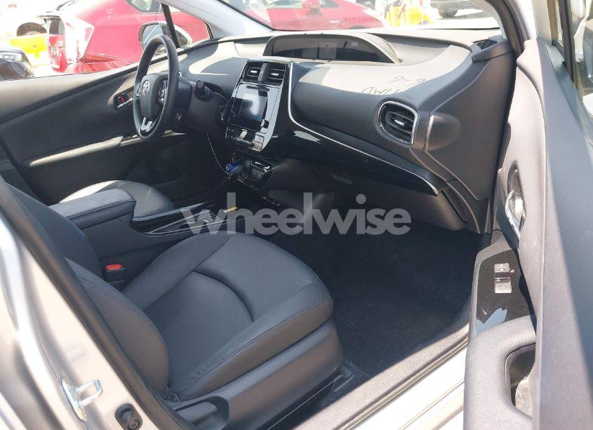 Photo 5 of 2019 Toyota Prius XLE (VIN JTDKARFU0K3102629)