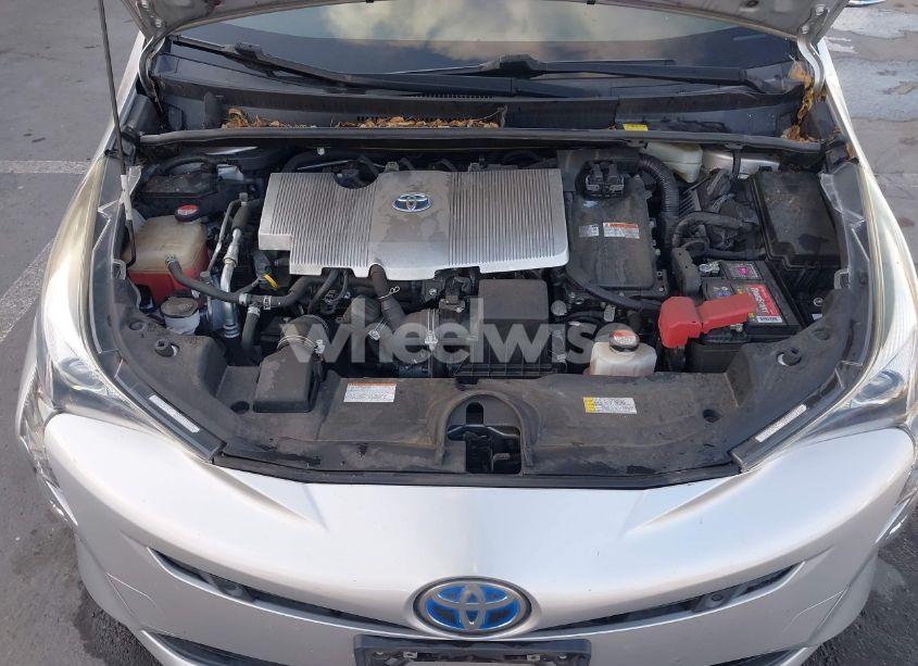 Photo 10 of 2016 Toyota Prius (VIN JTDKARFU1G3004619)