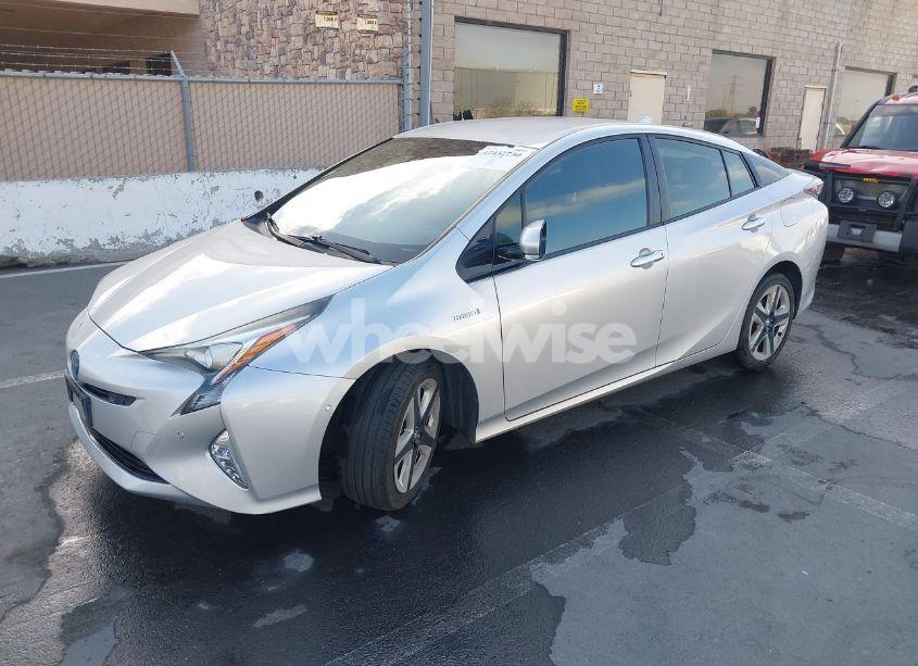 Photo 2 of 2016 Toyota Prius (VIN JTDKARFU1G3004619)