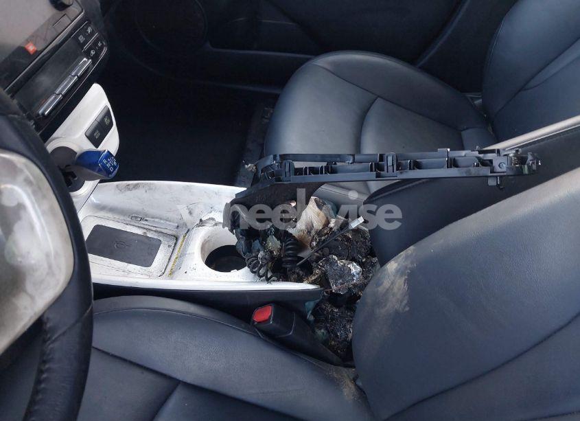 Photo 6 of 2016 Toyota Prius (VIN JTDKARFU1G3004619)