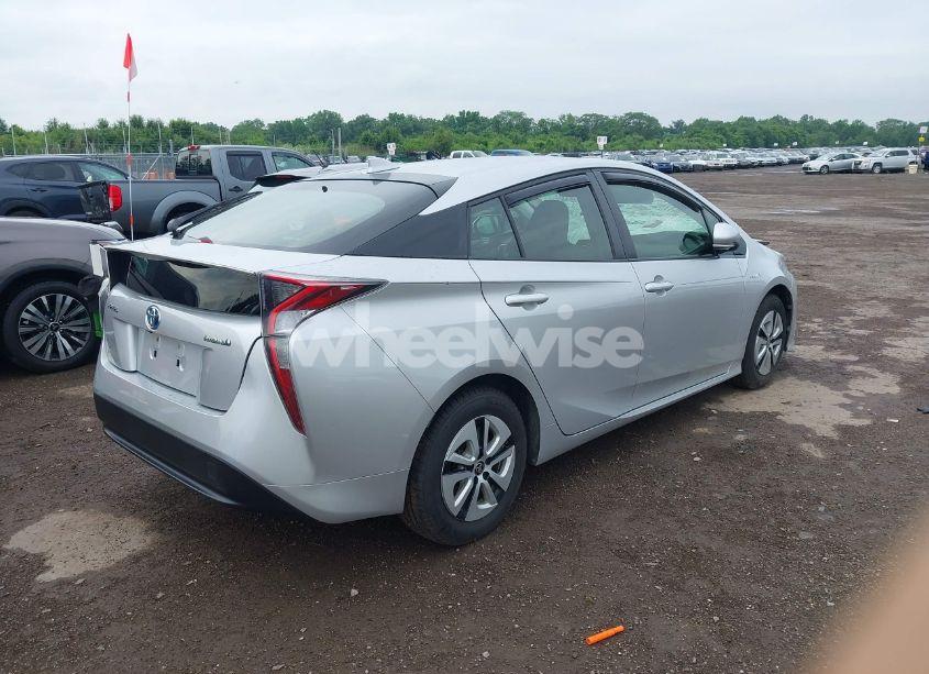 Photo 4 of 2016 Toyota Prius THREE (VIN JTDKARFU1G3502609)