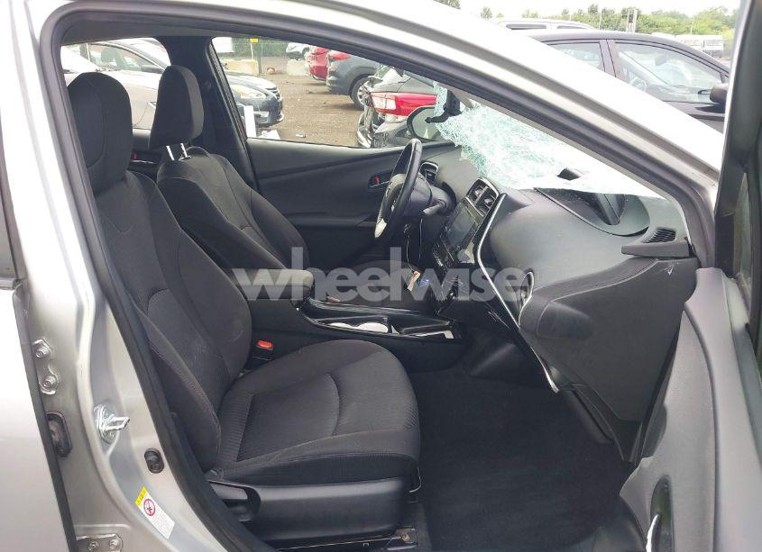 Photo 5 of 2016 Toyota Prius THREE (VIN JTDKARFU1G3502609)