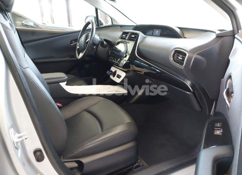 Photo 5 of 2016 Toyota Prius FOUR (VIN JTDKARFU1G3506403)