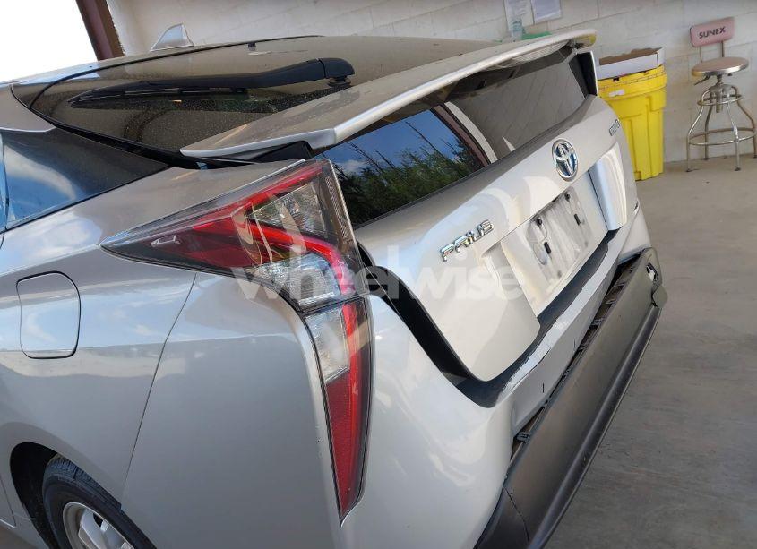 Photo 6 of 2016 Toyota Prius FOUR (VIN JTDKARFU1G3506403)