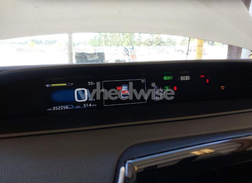 Photo 7 of 2016 Toyota Prius FOUR (VIN JTDKARFU1G3506403)