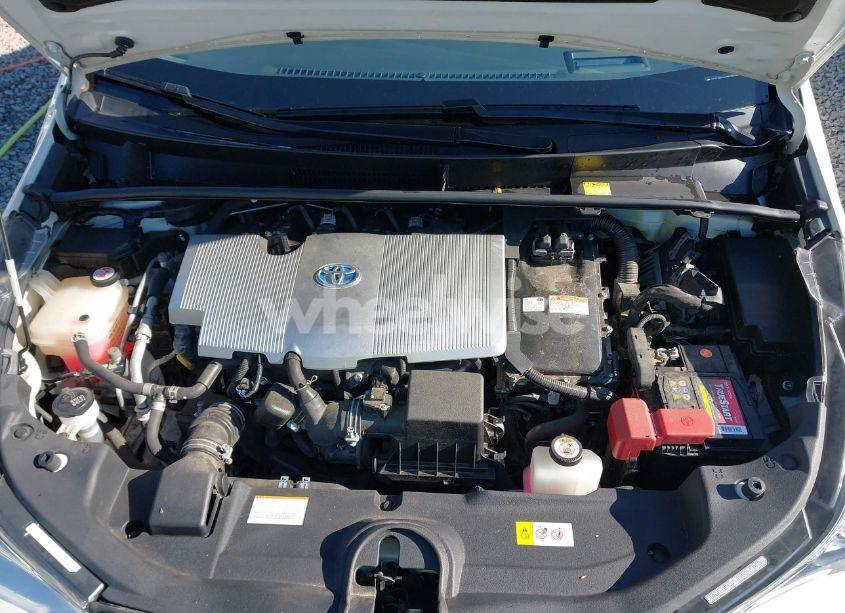 Photo 10 of 2017 Toyota Prius FOUR (VIN JTDKARFU1H3033538)