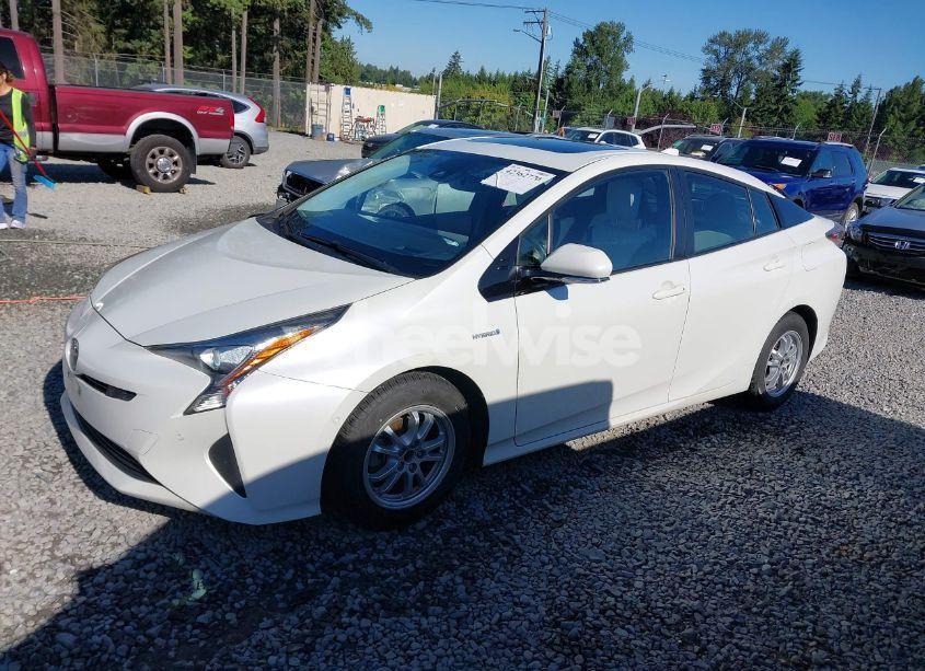 Photo 14 of 2017 Toyota Prius FOUR (VIN JTDKARFU1H3033538)