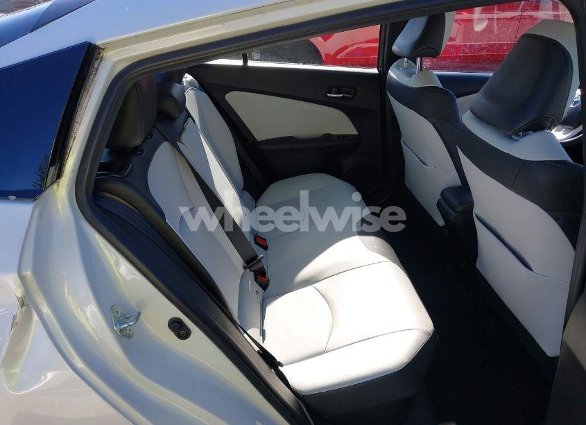 Photo 8 of 2017 Toyota Prius FOUR (VIN JTDKARFU1H3033538)