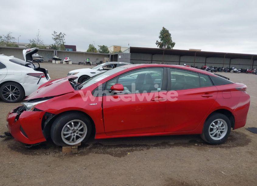 Photo 14 of 2018 Toyota Prius FOUR (VIN JTDKARFU1J3059711)