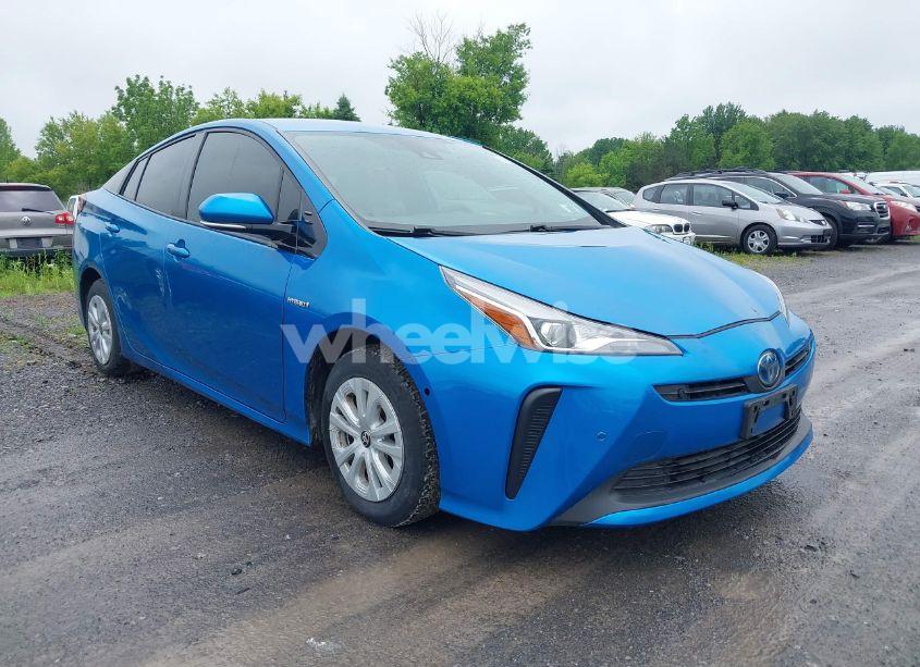 2019 Toyota Prius LE (VIN JTDKARFU2K3079211) main photo