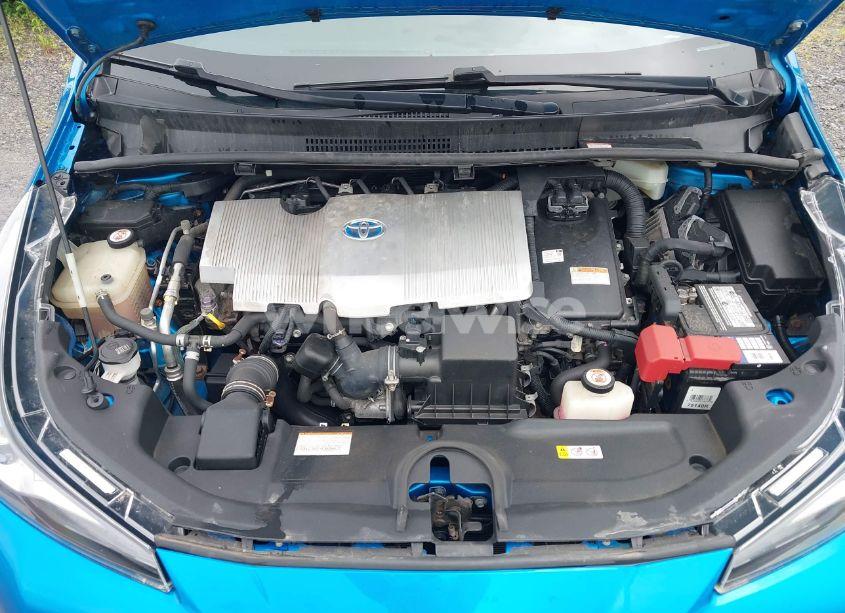 Photo 10 of 2019 Toyota Prius LE (VIN JTDKARFU2K3079211)