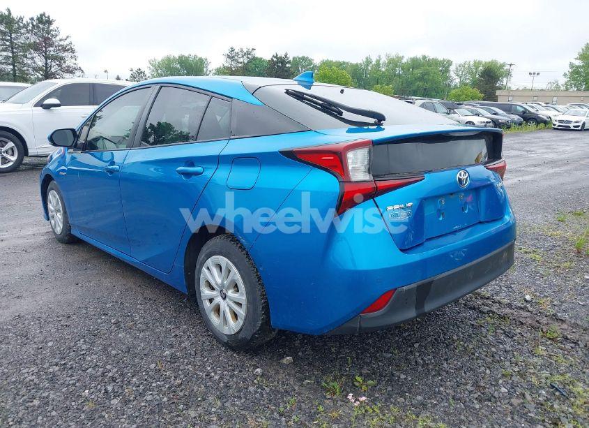Photo 3 of 2019 Toyota Prius LE (VIN JTDKARFU2K3079211)