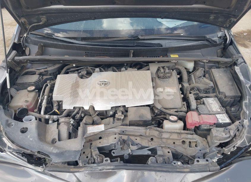 Photo 10 of 2017 Toyota Prius THREE (VIN JTDKARFU3H3030401)