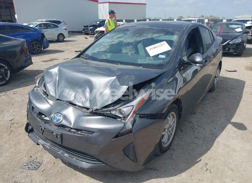 Photo 2 of 2017 Toyota Prius THREE (VIN JTDKARFU3H3030401)