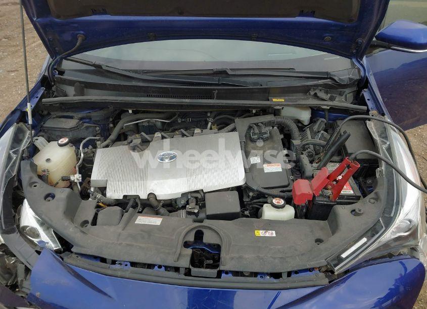 Photo 10 of 2017 Toyota Prius FOUR (VIN JTDKARFU3H3046467)