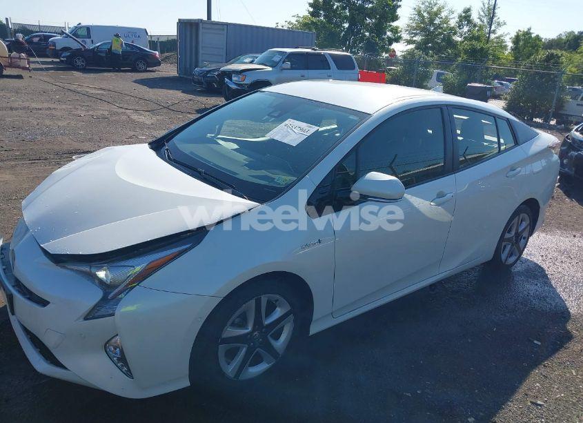 Photo 14 of 2018 Toyota Prius THREE TOURING (VIN JTDKARFU3J3057782)