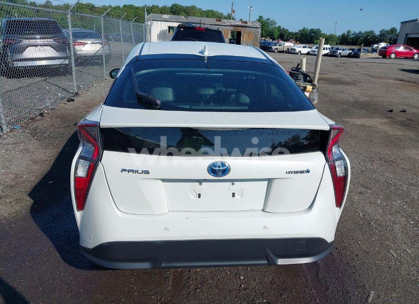 Photo 16 of 2018 Toyota Prius THREE TOURING (VIN JTDKARFU3J3057782)