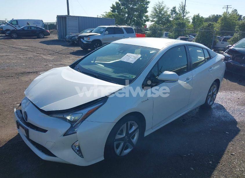 Photo 2 of 2018 Toyota Prius THREE TOURING (VIN JTDKARFU3J3057782)