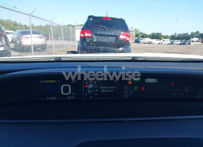 Photo 7 of 2018 Toyota Prius THREE TOURING (VIN JTDKARFU3J3057782)