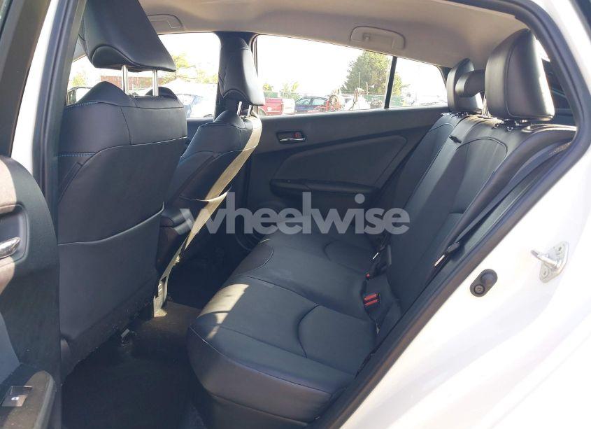 Photo 8 of 2018 Toyota Prius THREE TOURING (VIN JTDKARFU3J3057782)