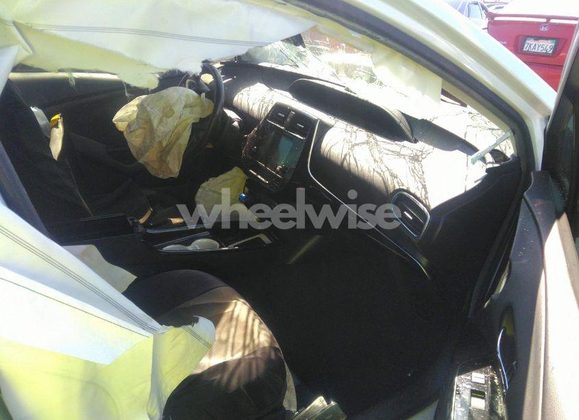 Photo 5 of 2016 Toyota Prius (VIN JTDKARFU4G3022953)