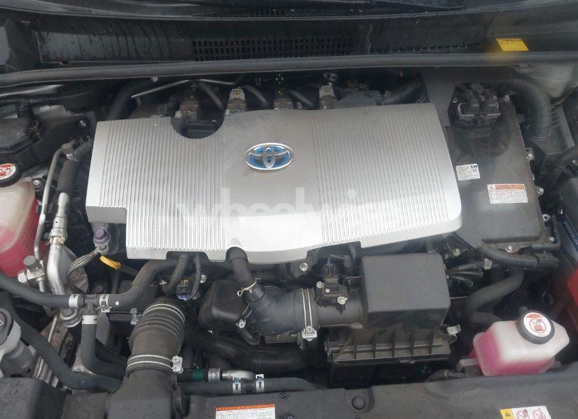 Photo 10 of 2017 Toyota Prius THREE TOURING (VIN JTDKARFU4H3043433)