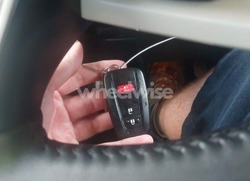 Photo 11 of 2017 Toyota Prius THREE TOURING (VIN JTDKARFU4H3043433)