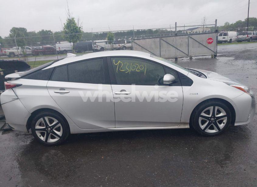 Photo 13 of 2017 Toyota Prius THREE TOURING (VIN JTDKARFU4H3043433)