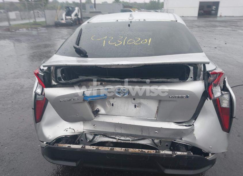 Photo 16 of 2017 Toyota Prius THREE TOURING (VIN JTDKARFU4H3043433)