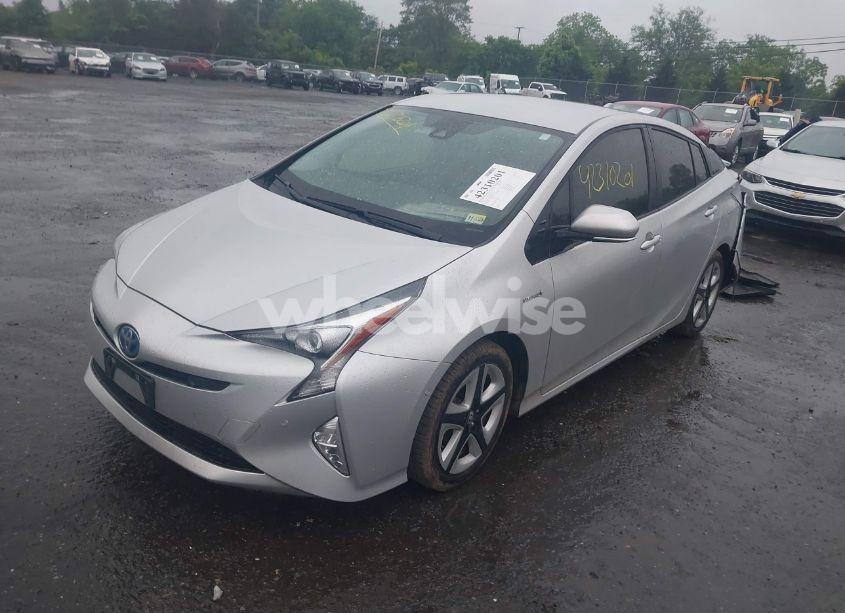 Photo 2 of 2017 Toyota Prius THREE TOURING (VIN JTDKARFU4H3043433)