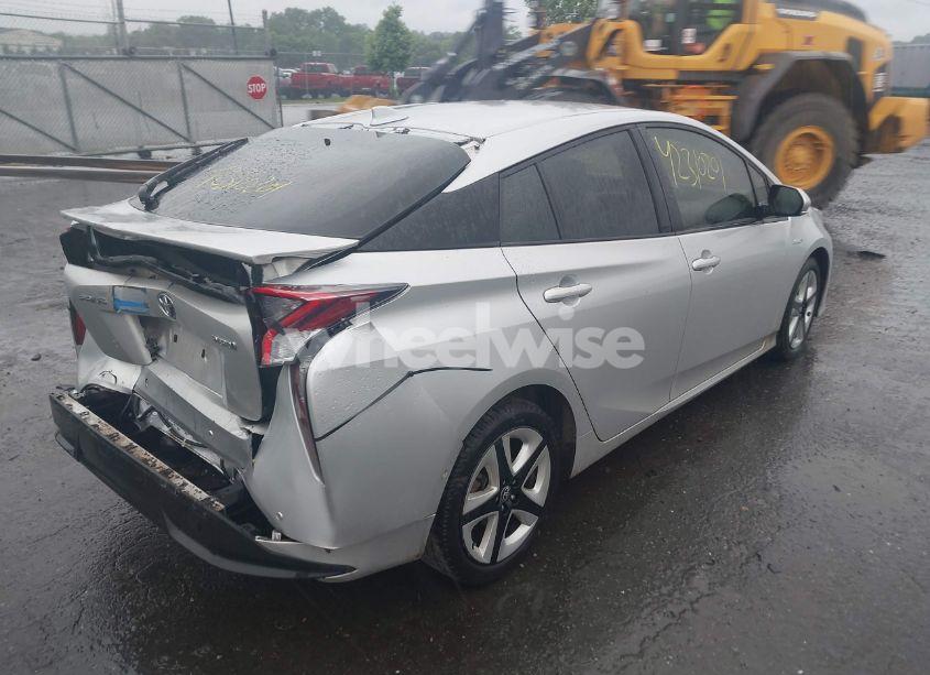 Photo 4 of 2017 Toyota Prius THREE TOURING (VIN JTDKARFU4H3043433)