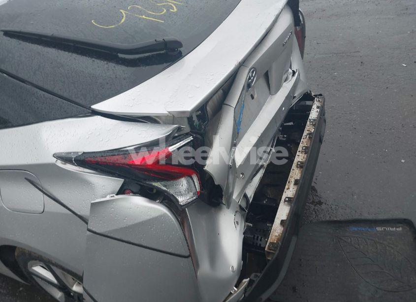 Photo 6 of 2017 Toyota Prius THREE TOURING (VIN JTDKARFU4H3043433)