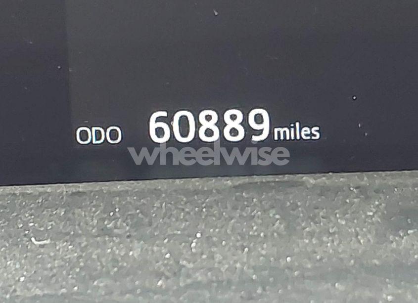 Photo 15 of 2017 Toyota Prius FOUR TOURING (VIN JTDKARFU4H3542166)