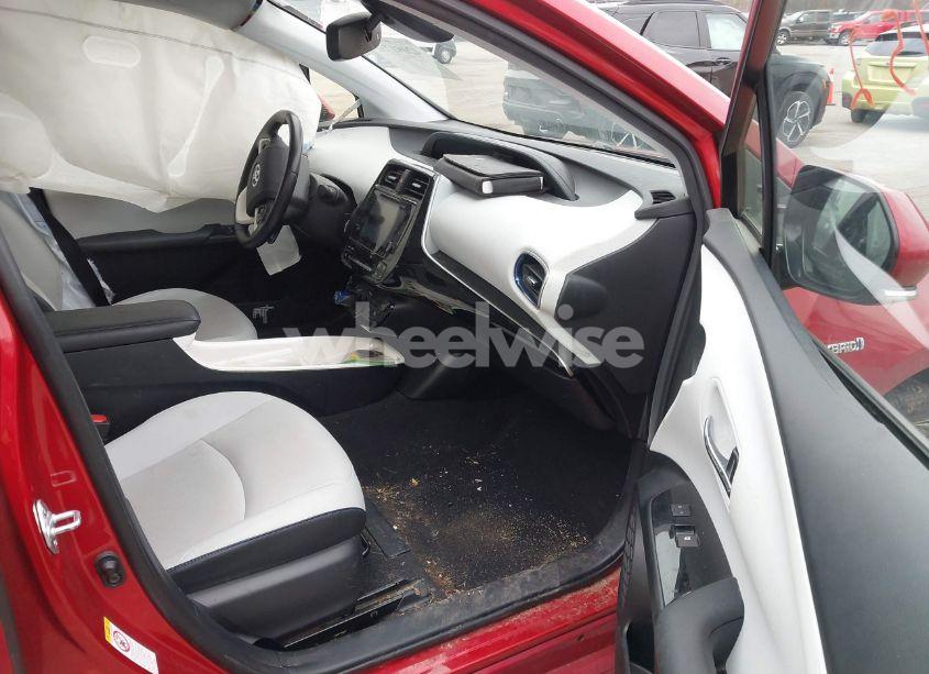 Photo 5 of 2017 Toyota Prius FOUR TOURING (VIN JTDKARFU4H3542166)