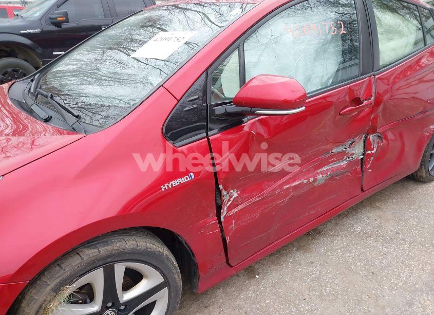 Photo 6 of 2017 Toyota Prius FOUR TOURING (VIN JTDKARFU4H3542166)