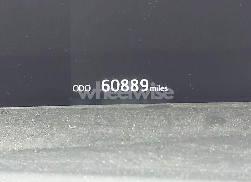 Photo 7 of 2017 Toyota Prius FOUR TOURING (VIN JTDKARFU4H3542166)