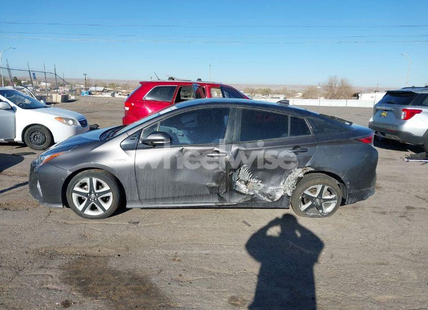 Photo 14 of 2017 Toyota Prius FOUR TOURING (VIN JTDKARFU4H3543978)