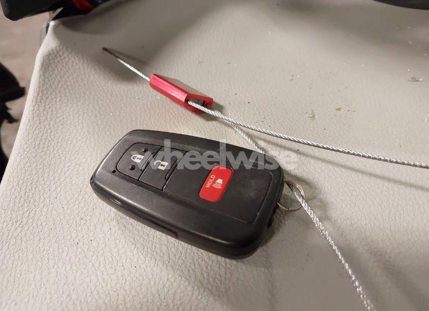 Photo 11 of 2018 Toyota Prius TWO ECO (VIN JTDKARFU4J3554372)