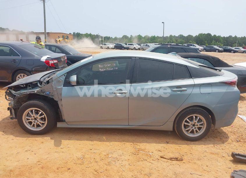 Photo 14 of 2016 Toyota Prius THREE (VIN JTDKARFU5G3004686)