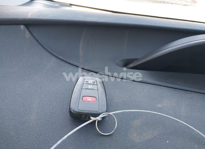 Photo 11 of 2016 Toyota Prius FOUR TOURING (VIN JTDKARFU5G3514682)