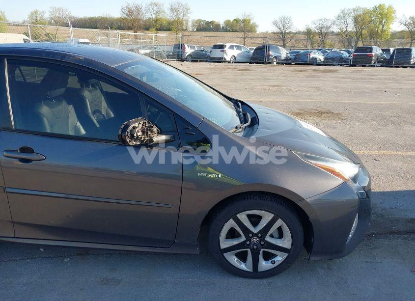 Photo 18 of 2016 Toyota Prius FOUR TOURING (VIN JTDKARFU5G3514682)