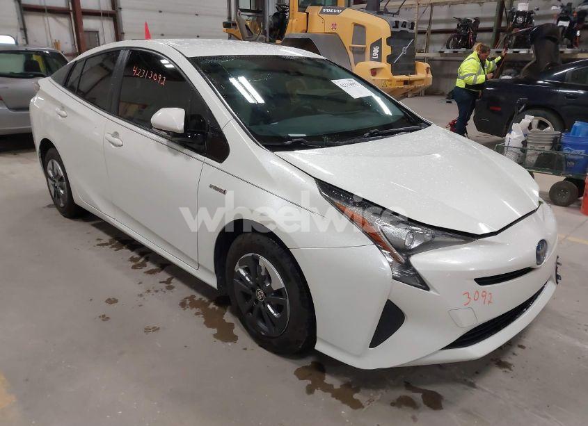 2018 Toyota Prius TWO ECO (VIN JTDKARFU5J3055225) main photo