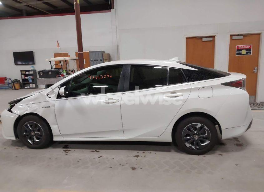 Photo 14 of 2018 Toyota Prius TWO ECO (VIN JTDKARFU5J3055225)