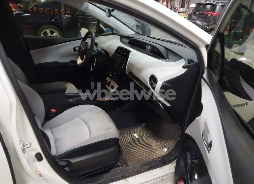 Photo 5 of 2018 Toyota Prius TWO ECO (VIN JTDKARFU5J3055225)