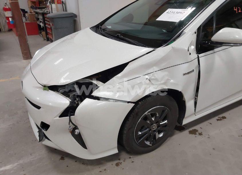 Photo 6 of 2018 Toyota Prius TWO ECO (VIN JTDKARFU5J3055225)