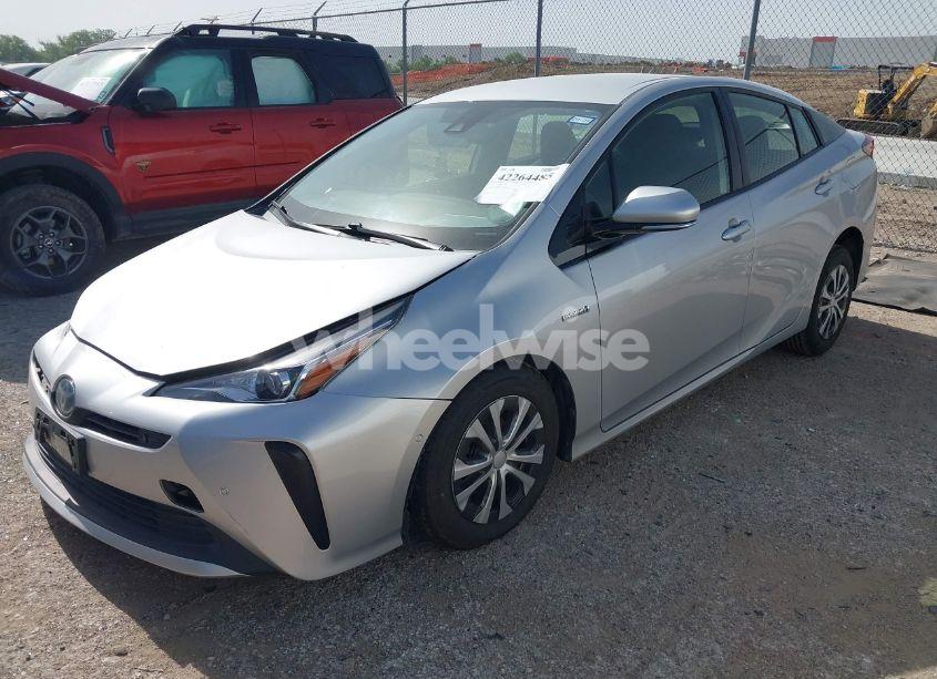 Photo 2 of 2019 Toyota Prius LE (VIN JTDKARFU5K3073984)