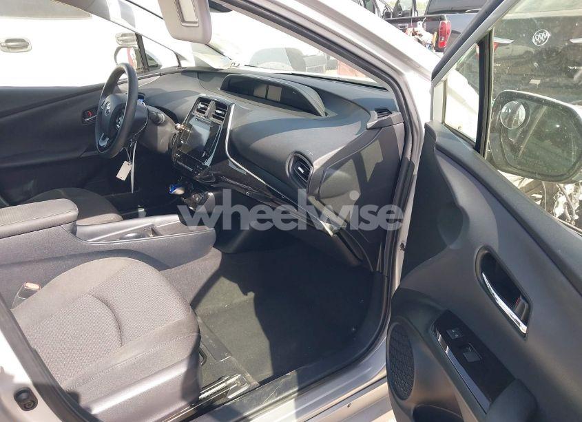 Photo 5 of 2019 Toyota Prius LE (VIN JTDKARFU5K3073984)